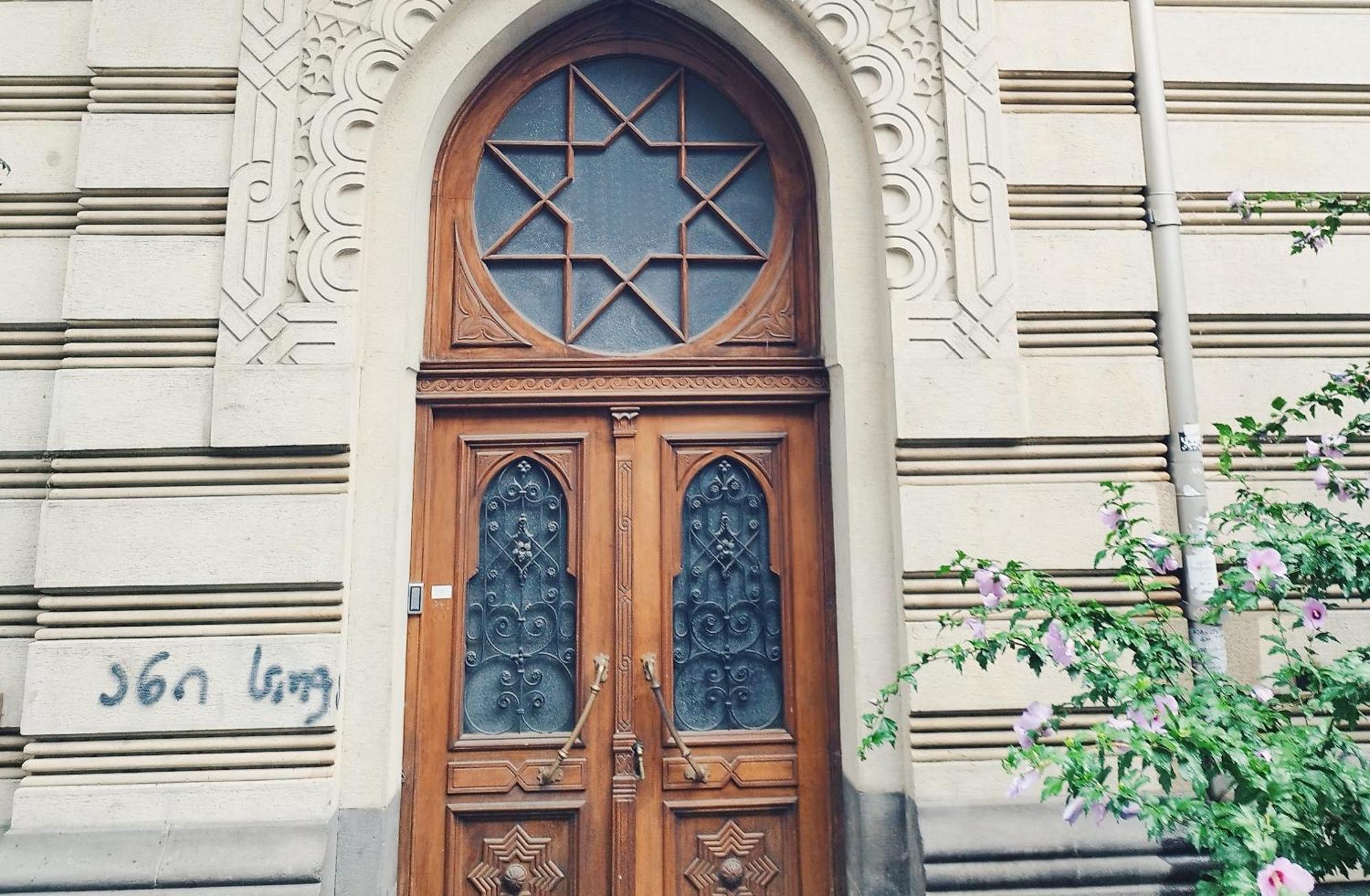 Sofiko Apartment In A Legendary Building Tbilisi Exterior foto
